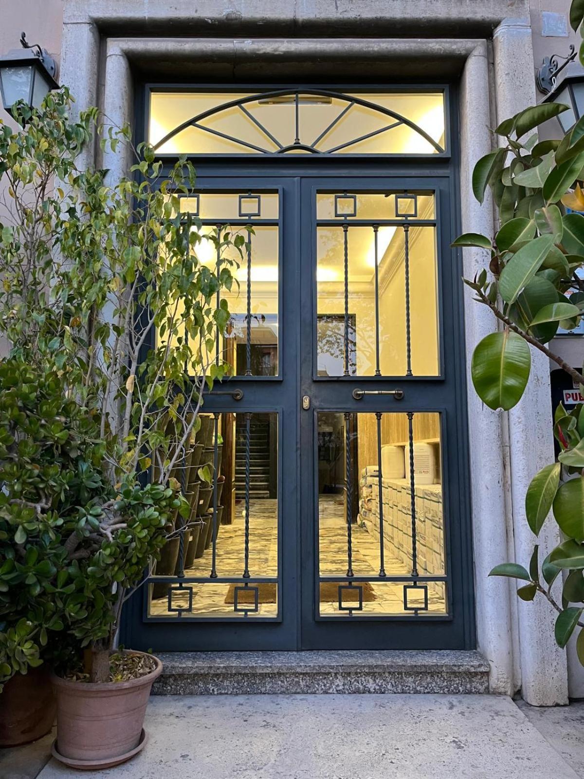 Colosseo Rooms B&B Rome Bagian luar foto